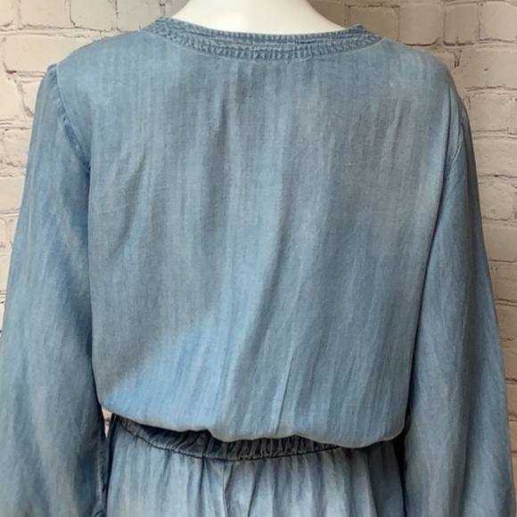 Chelsea & Violet Blue Chambray Denim Frayed Edge V Neck Shorts Romper Sz M - Picture 7 of 12